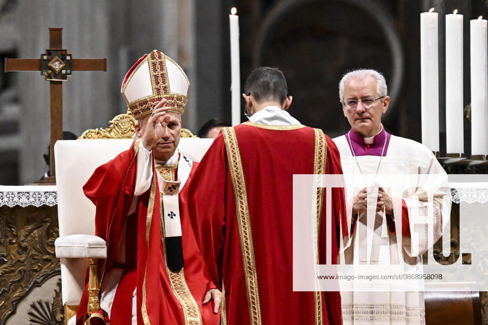 Pope Leo leads a mass for the inauguration of the academic year at the Pontificial University in Saint Peter s Square, Vatican City, 8 October 2026. ANSA RICCARDO ANTIMIANI. Vatican City Vatican City - ZUMAa110 20261008_zaf_a110_020