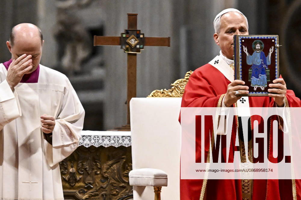 Pope Leo leads a mass for the inauguration of the academic year at the Pontificial University in Saint Peter s Square, Vatican City, 8 October 2026. ANSA RICCARDO ANTIMIANI. Vatican City Vatican City - ZUMAa110 20261008_zaf_a110_024