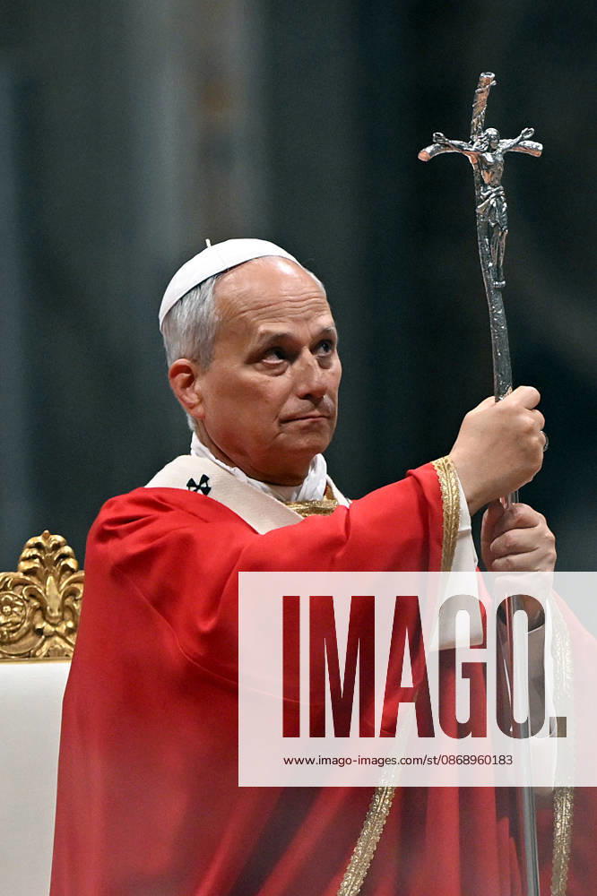 IPA89439180 - Italy, Rome, Vatican, October 8, 2026: Pope Leo XIV celebrates Holy Mass for the start of the academic year at the Pontifical Universities in St. Peter s Basilica in the Vatican. Photograph by ALESSIA GIULIANI Catholic Press Photo