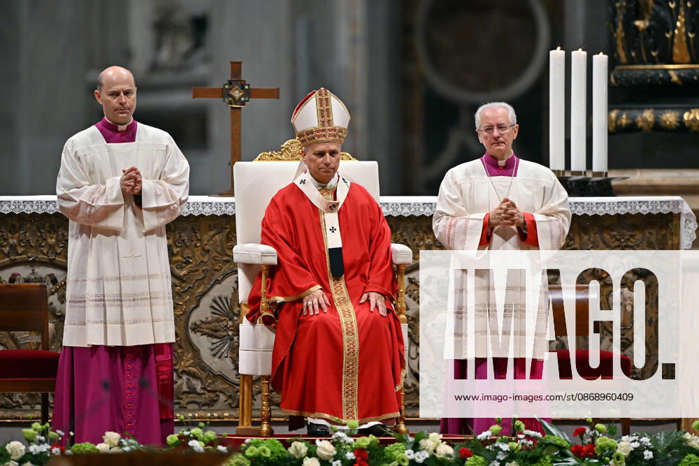 IPA89439182 - Italy, Rome, Vatican, October 8, 2026: Pope Leo XIV celebrates Holy Mass for the start of the academic year at the Pontifical Universities in St. Peter s Basilica in the Vatican. Photo by ALESSIA GIULIANI Catholic Press Photo