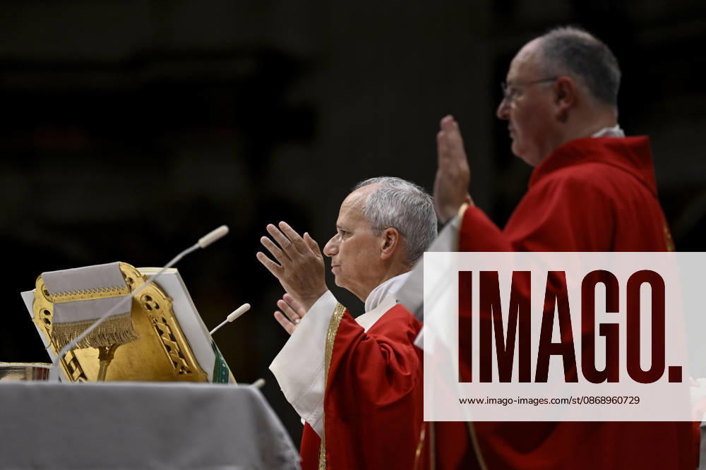 ITALY - POPE - VATICAN-2026 10 8 Italy, Rome, Vatican, 2026 10 8 Pope Leo XIV officiates the holy mass for the inauguration of the academic year of the pontifical universities at the St. Peter s Basilica in the Vatican. - NO BOOKS