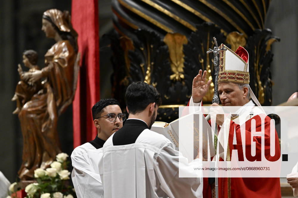 ITALY - POPE - VATICAN-2026 10 8 Italy, Rome, Vatican, 2026 10 8 Pope Leo XIV officiates the holy mass for the inauguration of the academic year of the pontifical universities at the St. Peter s Basilica in the Vatican. - NO BOOKS