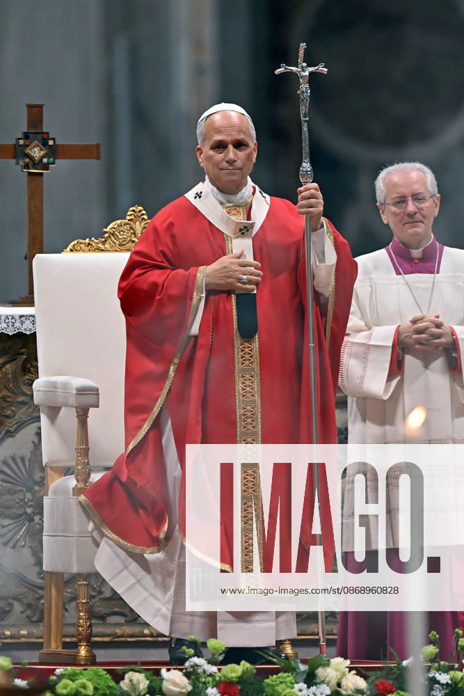 ROME - VATICAN - POPE - 2026 10 8 Italy, Rome, Vatican, 2026 10 8 Pope Leo XIV celebrates Holy Mass for the academic year at the Pontifical Universities in St Peter s Basilica in the Vatican . - NO BOOKS