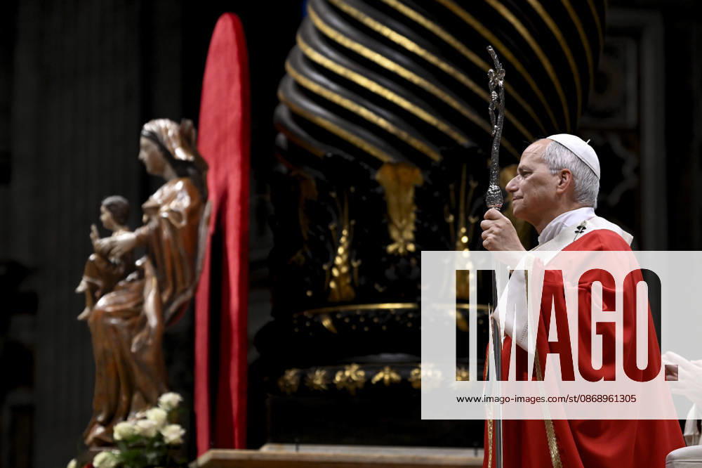 IPA89439409 - Italy, Rome, Vatican, October 8, 2026: Pope Leo XIV presides over Holy Mass for the inauguration of the academic year at the pontifical universities in St. Peter s Basilica in the Vatican. Photo by VATICAN MEDIA Catholic Press Photo