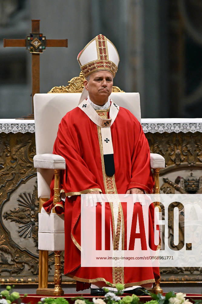 ROME - VATICAN - POPE - 2026 10 8 Italy, Rome, Vatican, 2026 10 8 Pope Leo XIV celebrates Holy Mass for the academic year at the Pontifical Universities in St Peter s Basilica in the Vatican . - NO BOOKS