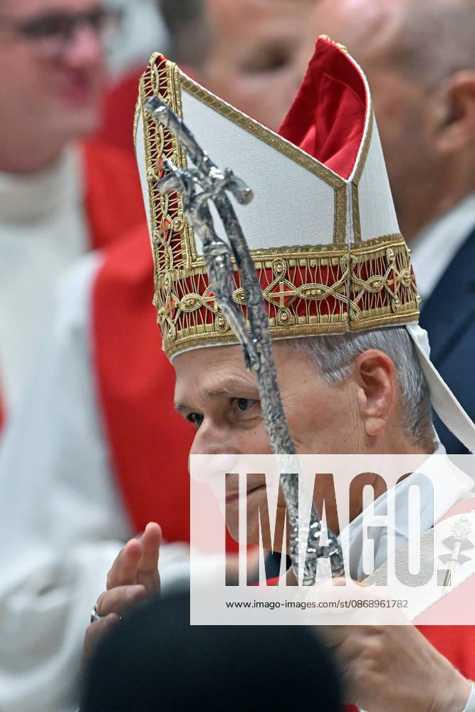 ROME - VATICAN - POPE - 2026 10 8 Italy, Rome, Vatican, 2026 10 8 Pope Leo XIV celebrates Holy Mass for the academic year at the Pontifical Universities in St Peter s Basilica in the Vatican . - NO BOOKS