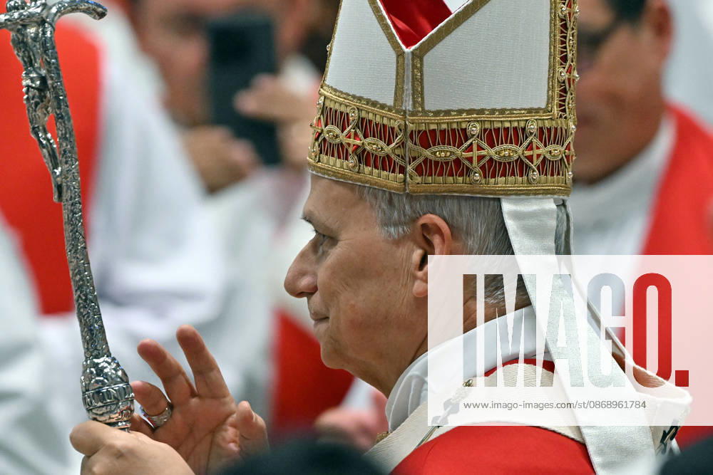ROME - VATICAN - POPE - 2026 10 8 Italy, Rome, Vatican, 2026 10 8 Pope Leo XIV celebrates Holy Mass for the academic year at the Pontifical Universities in St Peter s Basilica in the Vatican . - NO BOOKS