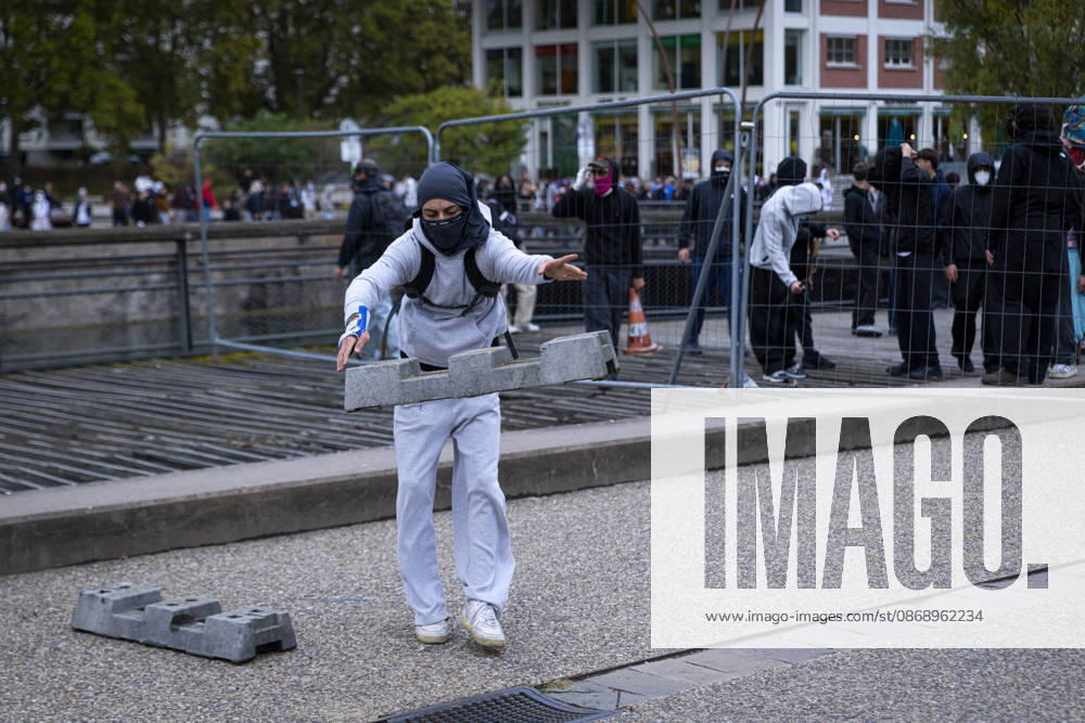 Clashes erupt during student protest in Strasbourg STRASBOURG, FRANCE - OCTOBER 8: Hundreds of students organized a spontaneous protest, often referred to as a wildcat demonstration, that moved through different areas of Strasbourg, France, on October 8, 2026. The demonstration was marked by clashes between protesters and police as students marched through the city during a day of national protest over education conditions and the 2027 education budget. Sathiri Kelpa Anadolu Strasbourg France. Editorial use only. Please get in touch for any other usage.