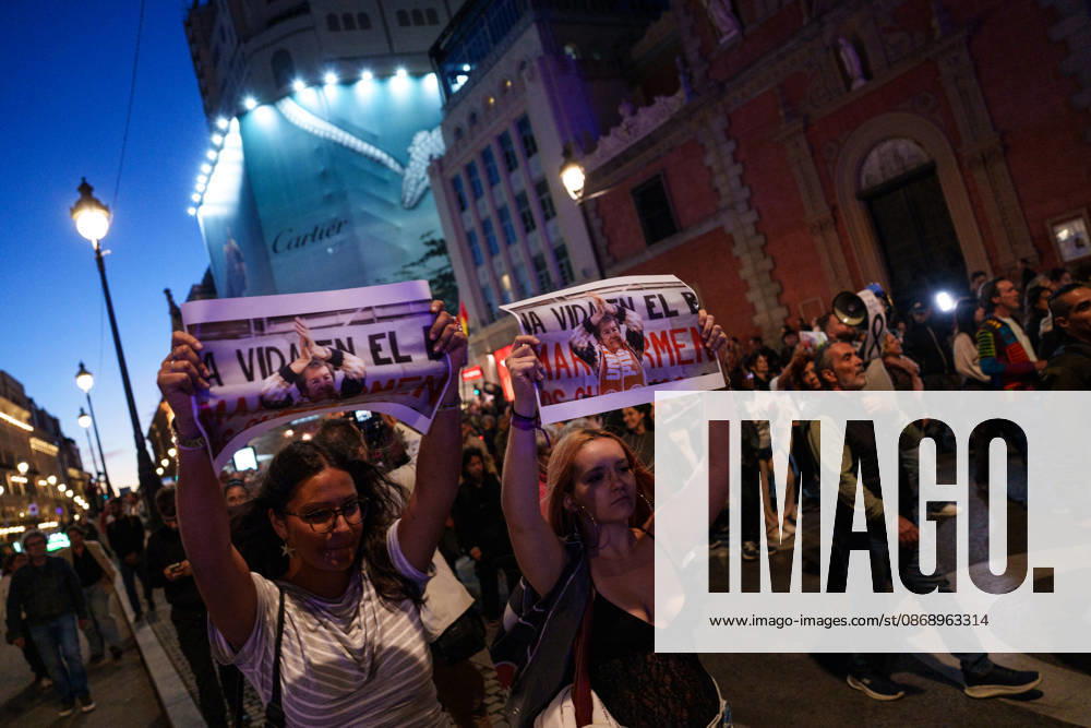 Farewell, Maricarmen Protest from Puerta del Sol to Maricarmen’s Home: Dozens of people hold up signs during the Farewell, Maricarmen protest, from Puerta del Sol to Maricarmen’s home, on October 8, 2026, in Madrid, Spain. Many people have left candles, flowers, and signs of encouragement next to the doorway from which Maricarmen was evicted two weeks ago, hours after news broke of the death of the 87-year-old woman. To profit from homes is to traffic in life. Let housing cost no more lives. Thank you, Maricarmen, reads one of the messages of gratitude. OCTOBER 8, 2026 PROTEST MARCH MARICARMEN TRIBUTE EVICTION EVICTED PERSON POSTERS Madrid Madrid, Spain