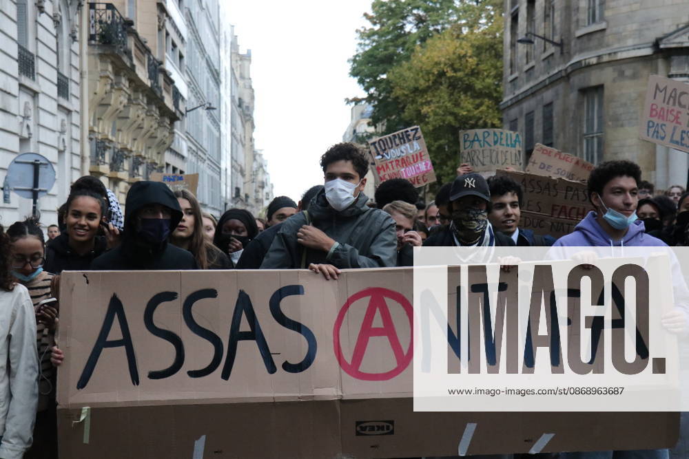 Student mobilization at Place de la Bastille in Paris PARIS, FRANCE – OCTOBER 8, 2026: Students who took part in blockades at several university institutions in Paris, including Paris-Pantheon-Assas University, along with many other students, converge on Place de la Bastille in Paris to voice their demands as part of a day of high school and university student mobilization. Umit Donmez Anadolu Ile-de-France France. Editorial use only. Please get in touch for any other usage.