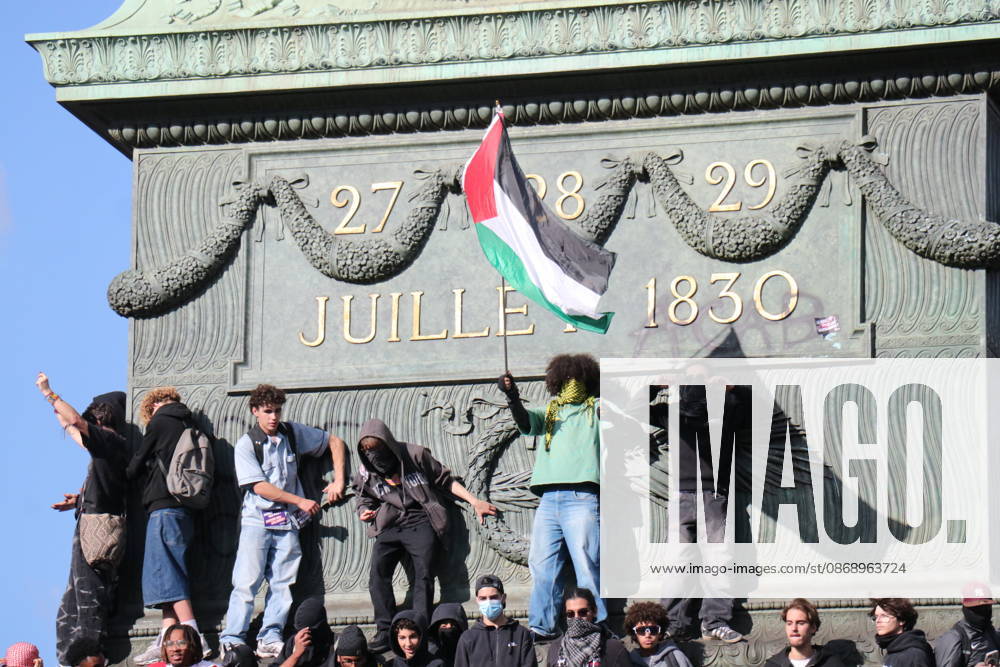 Student mobilization at Place de la Bastille in Paris PARIS, FRANCE – OCTOBER 8, 2026: Students who took part in blockades at several university institutions in Paris, including Paris-Pantheon-Assas University, along with many other students, converge on Place de la Bastille in Paris to voice their demands as part of a day of high school and university student mobilization. Umit Donmez Anadolu Ile-de-France France. Editorial use only. Please get in touch for any other usage.