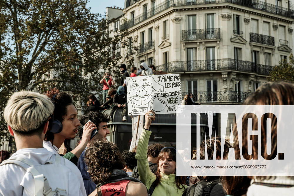 On Thursday, October 8, 2026, the Place de la Bastille in Paris was the focal point of a major high school student demonstration, part of a nationwide movement of anger affecting many schools. This Thursday, October 8, 2026, the Place de la Bastille in Paris was the focal point of a major high school student demonstration, part of a national movement of anger affecting many educational institutions 460318 2026 10 08 Paris France