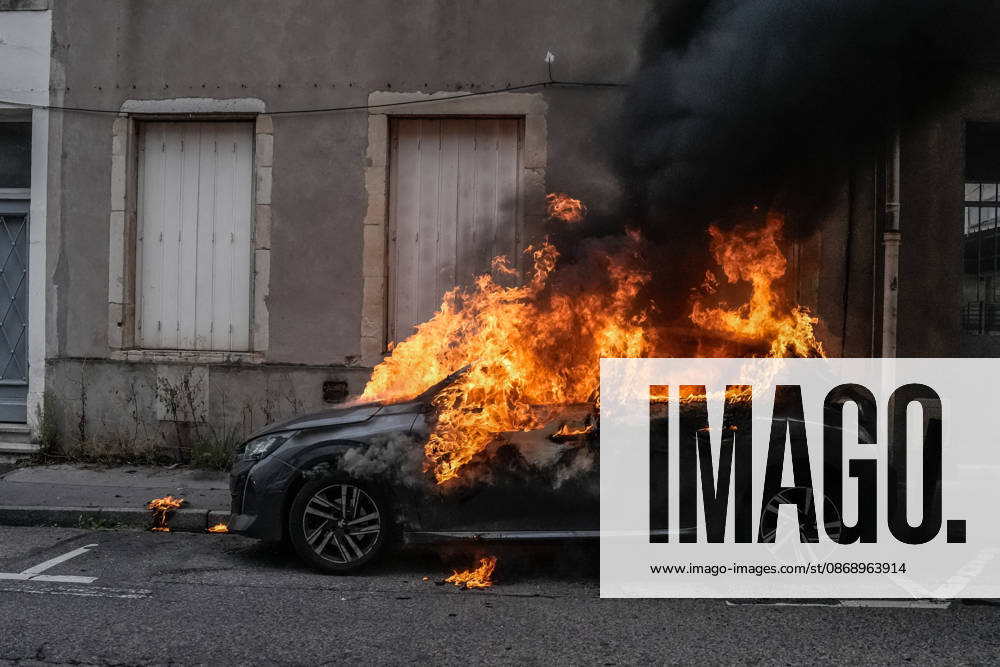 Police clash with students during education protest in Nancy NANCY, FRANCE - OCTOBER 8: A vehicle is set fire as students stage a protest against education conditions in Nancy, France, on October 8, 2026. High school students across the country took part in a nationwide mobilization to demand greater educational resources and improved school conditions. Muhammed Said Tako Anadolu Nancy France. Editorial use only. Please get in touch for any other usage.