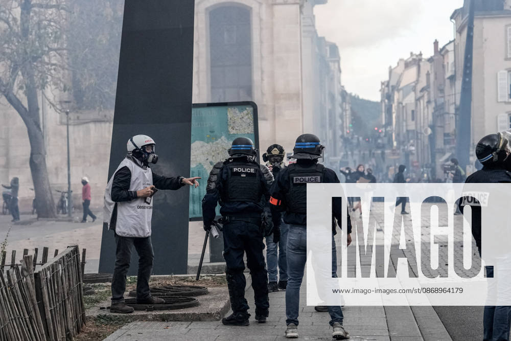 Police clash with students during education protest in Nancy NANCY, FRANCE - OCTOBER 8: Police officers clash with students during a protest against education conditions in Nancy, France, on October 8, 2026. High school students across the country took part in a nationwide mobilization to demand greater educational resources and improved school conditions. Muhammed Said Tako Anadolu Nancy France. Editorial use only. Please get in touch for any other usage.
