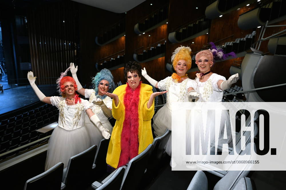Cast of *Trude m* and the Divertissementchen. It is staged annually by the Cäcilia Wolkenburg Theater Group at the Cologne Men’s Choral Society (KMGV). All performers on stage do so on a volunteer basis. The 2027 program is titled Wat e Thiater and is a tribute to the unforgettable Trude Herr, as well as a celebration o