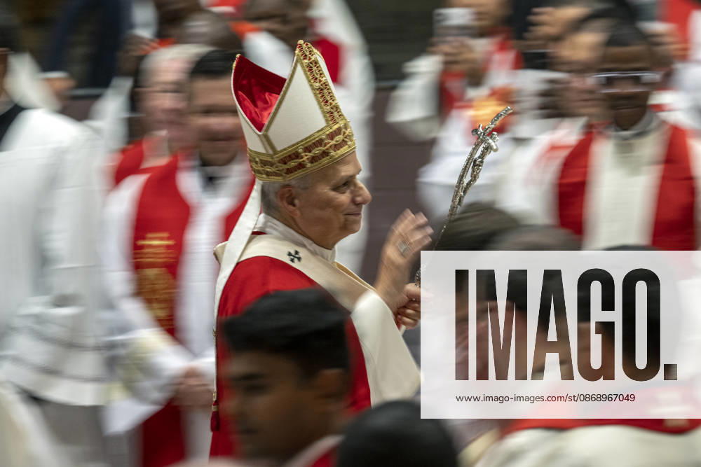 ITALY - POPE - VATICAN-2026 10 8 Italy, Rome, Vatican, 2026 10 8 Pope Leo XIV officiates the holy mass for the inauguration of the academic year of the pontifical universities at the St. Peter s Basilica in the Vatican. - NO BOOKS
