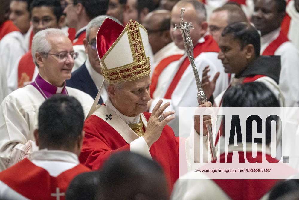 IPA89441156 - Italy, Rome, Vatican, October 8, 2026: Pope Leo XIV presides over Holy Mass for the inauguration of the academic year at the pontifical universities in St. Peter s Basilica in the Vatican. Photo by VATICAN MEDIA Catholic Press Photo