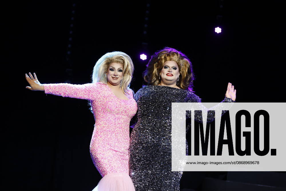 Herne, Revue Palast Ruhr: Press conference for the new show Iconics —a mix of travesty, drag, live singing, acrobatics, and dance. Roxy in a light-colored dress and Aria Viderci in a dark-colored dress.
