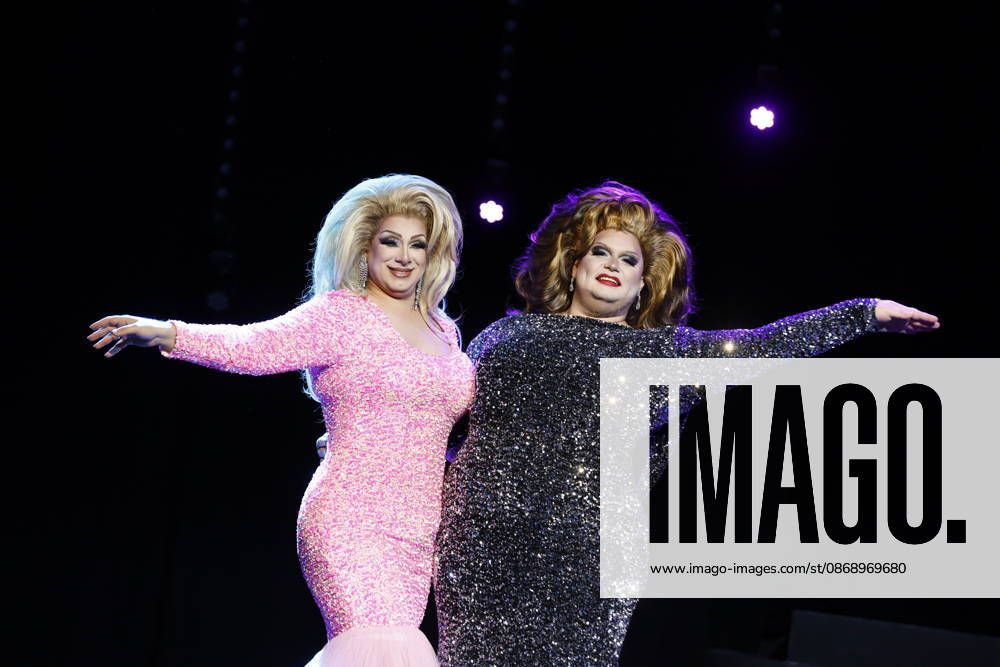 Herne, Revue Palast Ruhr: Press conference for the new show Iconics —a mix of travesty, drag, live singing, acrobatics, and dance. Roxy in a light-colored dress and Aria Viderci in a dark-colored dress.