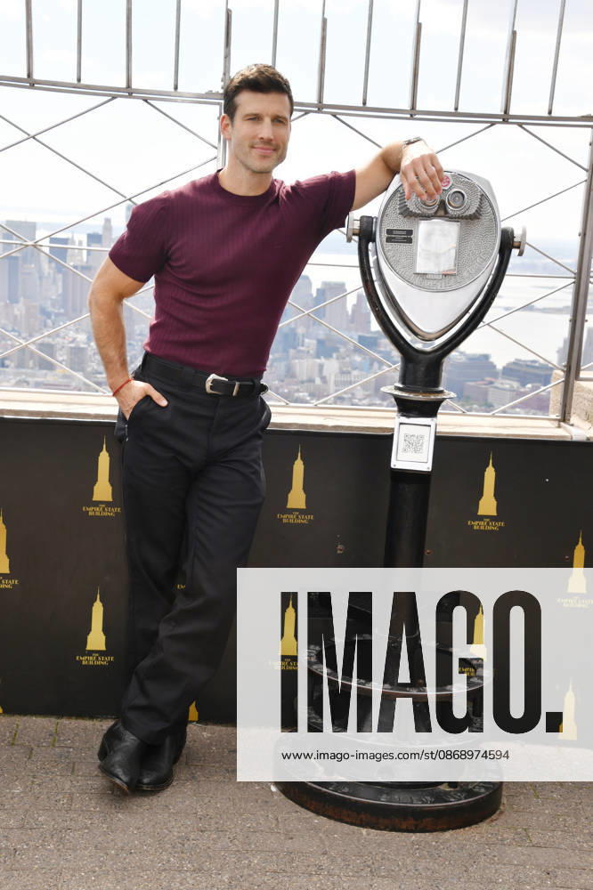 NEW YORK, NY- OCTOBER 8: Parker Young at the Empire State Building to Celebrate the Premiere of CBS New Series, Eternally Yours on October 8, 2026 in New York City. Credit: AdMedia New York City USA - ZUMAa123 20261008_zaa_a123_100