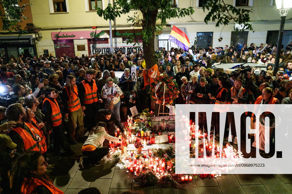 Farewell, Maricarmen Protest from Puerta del Sol to Maricarmen’s Home Dozens of people leave flowers and candles during the Farewell, Maricarmen protest at Maricarmen’s home, on October 8, 2026, in Madrid, Spain. Many people have left candles, flowers, and signs of encouragement next to the doorway from which Maricarmen was evicted two weeks ago, hours after news broke of the death of the 87-year-old woman. To profit from homes is to traffic in lives. Let no more lives be lost over housing. Thank you, Maricarmen, reads one of the messages of gratitude. OCTOBER 8, 2026 PROTEST MARICARMEN TRIBUTE EVICTION EVICTED PERSON SIGNS CANDLES SAINZ DE BARANDA HOUSING FLOWERS Madrid Madrid, Spain