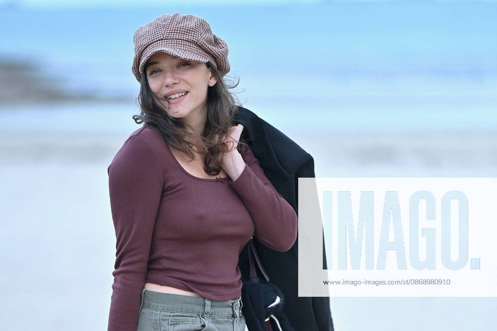 37th Dinard British Irish Film Festival Day 2 FC Jury members Zoe Adjani, attend the inauguration of the beach hut bearing Amira Casar name during Day Two of the 37th Dinard British Irish Film Festival on October 8, 2026 in Dinard, France Photo by Franck Castel ABACAPRESS.COM Dinard