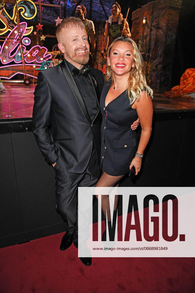 Ross Antony and Evelyn Burdecki at the JULIA musical premiere at the Stage Palladium Theater in Stuttgart on October 8, 2026