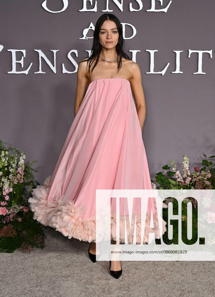 ˜Sense and Sensibility Los Angeles Premiere Esme Creed-Miles arriving at the Sense and Sensibility Los Angeles premiere held at the United Theatre in Los Angeles, Ca. on October 7, 2026. Los Angeles United Theatre California USA