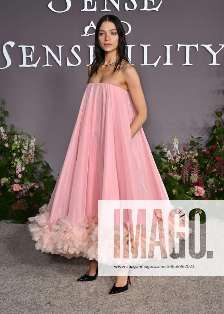 ˜Sense and Sensibility Los Angeles Premiere Esme Creed-Miles arriving at the Sense and Sensibility Los Angeles premiere held at the United Theatre in Los Angeles, Ca. on October 7, 2026. Los Angeles United Theatre California USA
