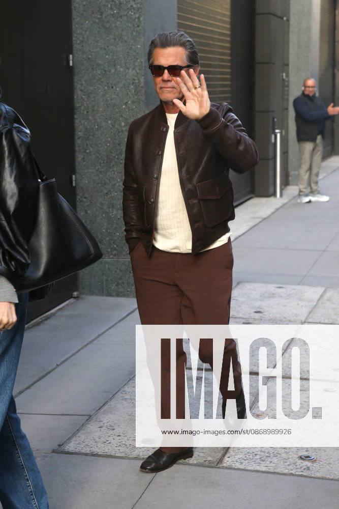 JOSH BROLIN arrives at ABC Studios for Ã¢â‚¬ËœGood Morning AmericaÃ¢ New York USA - ZUMAh16_ 20261008_zaf_h16_007