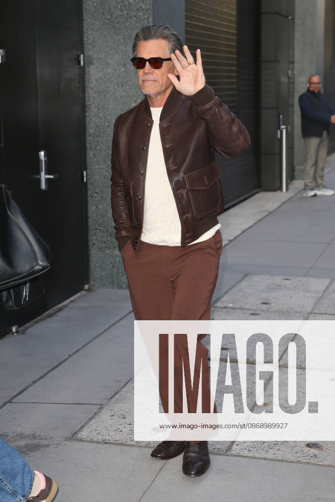 JOSH BROLIN arrives at ABC Studios for Ã¢â‚¬ËœGood Morning AmericaÃ¢ New York USA - ZUMAh16_ 20261008_zaf_h16_008