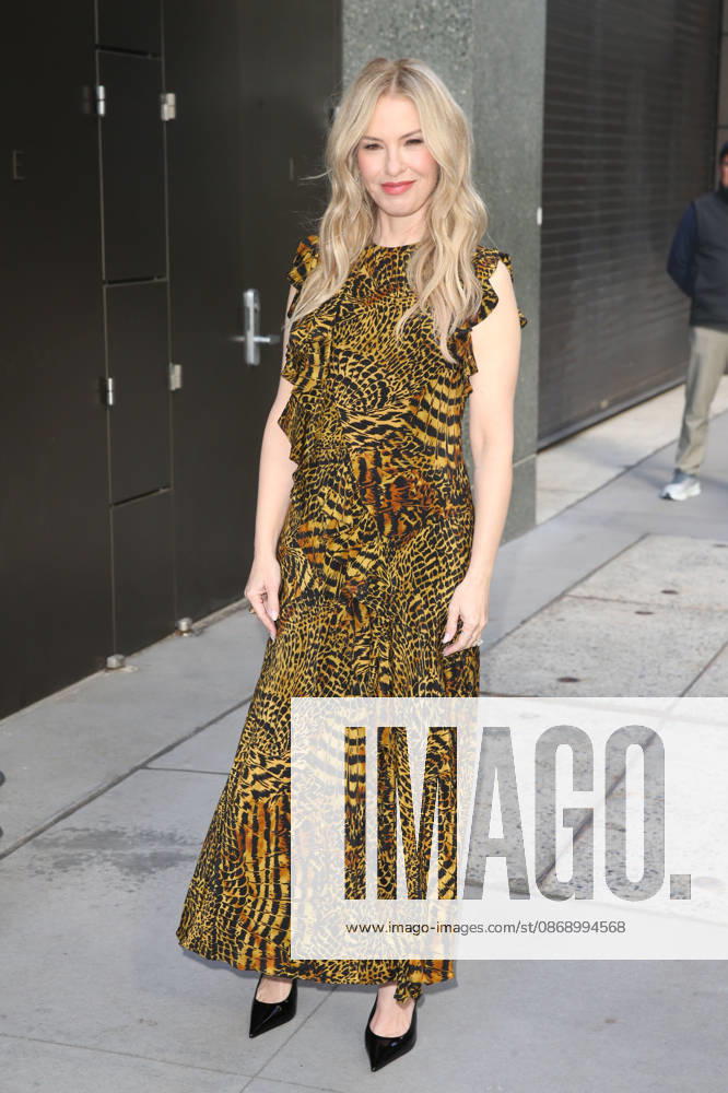 LESLIE GROSSMAN arrives at ABC Studios New York USA - ZUMAh16_ 20261008_zaf_h16_029