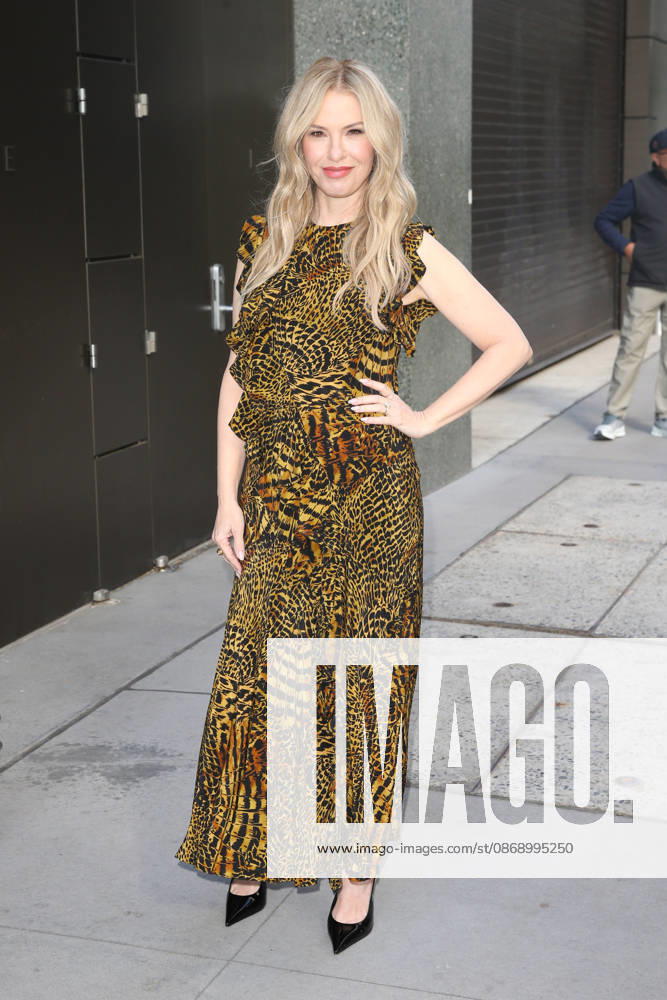 LESLIE GROSSMAN arrives at ABC Studios New York USA - ZUMAh16_ 20261008_zaf_h16_026