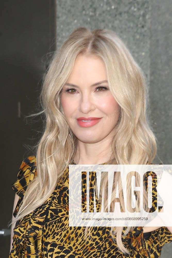 LESLIE GROSSMAN arrives at ABC Studios New York USA - ZUMAh16_ 20261008_zaf_h16_031
