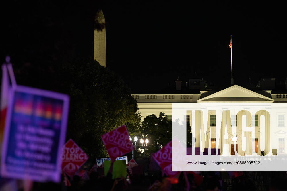 Demonstrators gather near the White House during a nationwide day of action against sexual violence in Washington. The demonstration is part of the â€oeI Am Jane Doe†movement supporting a former Cornell University student who alleges she was sexually assaulted by members of a fraternity in 2024. Washington United States - ZUMAk206 20261008_znp_k206_043