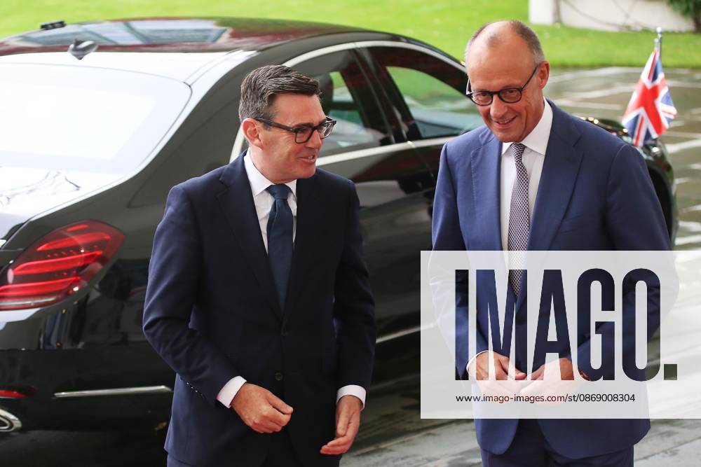 Berlin, Germany, October 8, 2026: The Federal Chancellery hosts a reception for British Prime Minister Andrew Andy Burnham and Federal Chancellor Friedrich Merz (CDU) during the welcome ceremony
