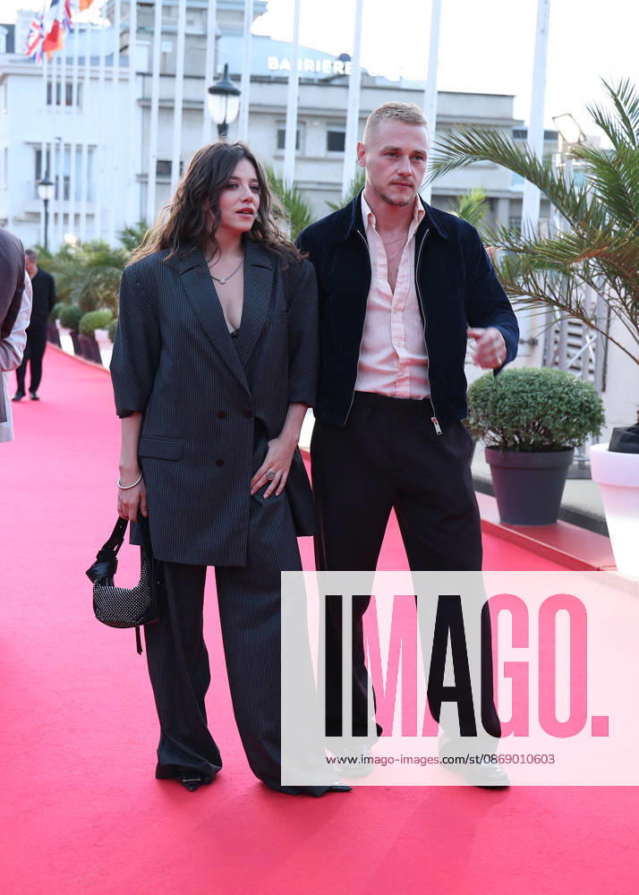 Zoe Adjani, Ben Hardy Arriving at the opening night of the 37th edition of the British and Irish Film Festival in Dinard on October 9, 2026 Denis Guignebourg Bestimage Celebrities at the opening night of the 37th edition of the British and Irish Film Festival in Dinard on October 9, 2026, Dinard, France