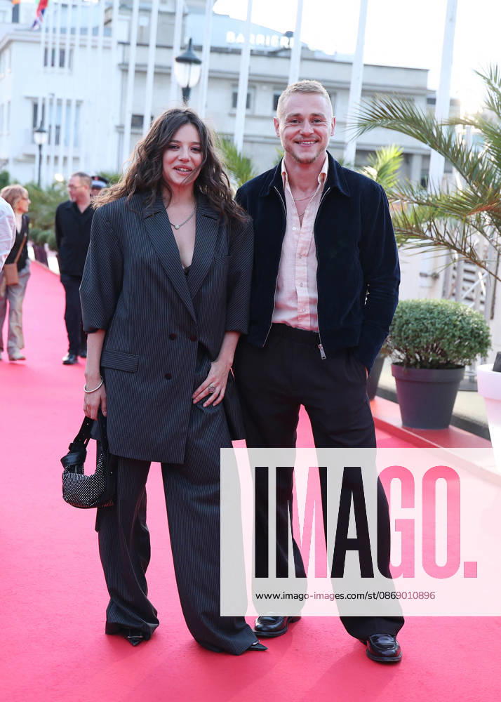 Zoe Adjani, Ben Hardy Arriving at the opening night of the 37th edition of the British and Irish Film Festival in Dinard on October 9, 2026 Denis Guignebourg Bestimage Celebrities at the opening night of the 37th edition of the British and Irish Film Festival in Dinard on October 9, 2026, Dinard, France