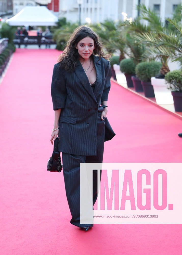 Zoe Adjani Arriving at the opening night of the 37th edition of the British and Irish Film Festival in Dinard on October 9, 2026 Denis Guignebourg Bestimage Celebrities at the opening night of the 37th edition of the British and Irish Film Festival in Dinard on October 9, 2026, Dinard, France