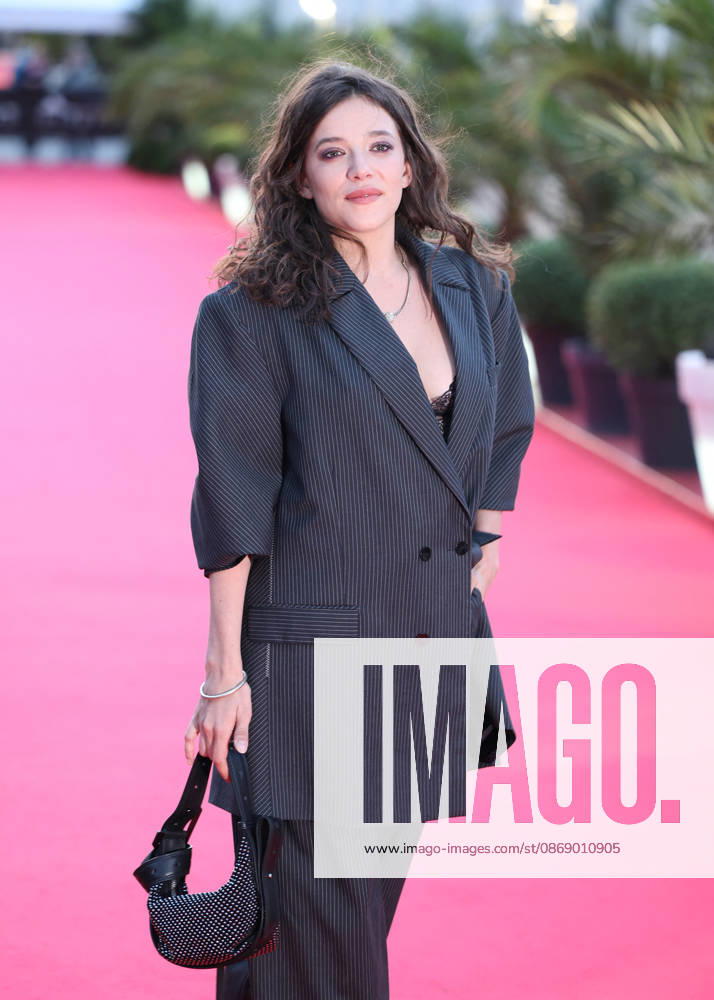 Zoe Adjani Arriving at the opening night of the 37th edition of the British and Irish Film Festival in Dinard on October 9, 2026 Denis Guignebourg Bestimage Celebrities at the opening night of the 37th edition of the British and Irish Film Festival in Dinard on October 9, 2026, Dinard, France
