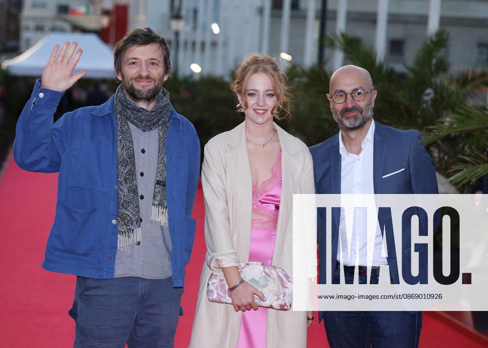 Lance Daly, Megan Nic Fhionnghaile, Hugues Peysson Arriving at the opening night of the 37th edition of the Dinard British and Irish Film Festival on October 9, 2026 Denis Guignebourg Bestimage Celebrities at the opening night of the 37th edition of the Dinard British and Irish Film Festival on October 9, 2026, Dinard, France