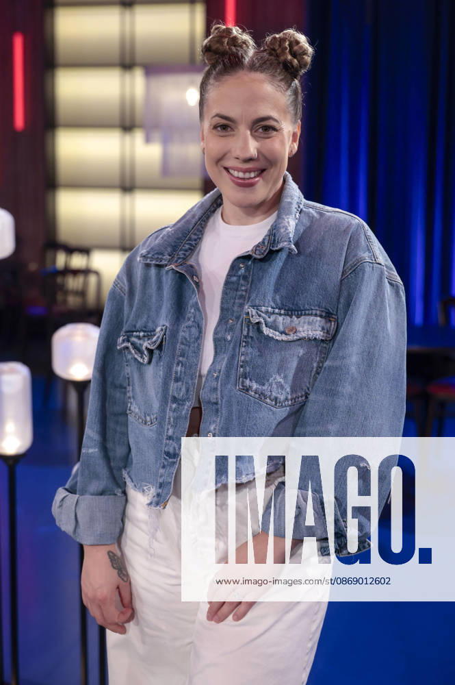 LaFee during the taping of the WDR talk show Kölner Treff at WDR Studio BS 3 in Cologne, October 8, 2026 Foto:xR.xSchmiegeltx xFuturexImagex koelner_treff0810_6019