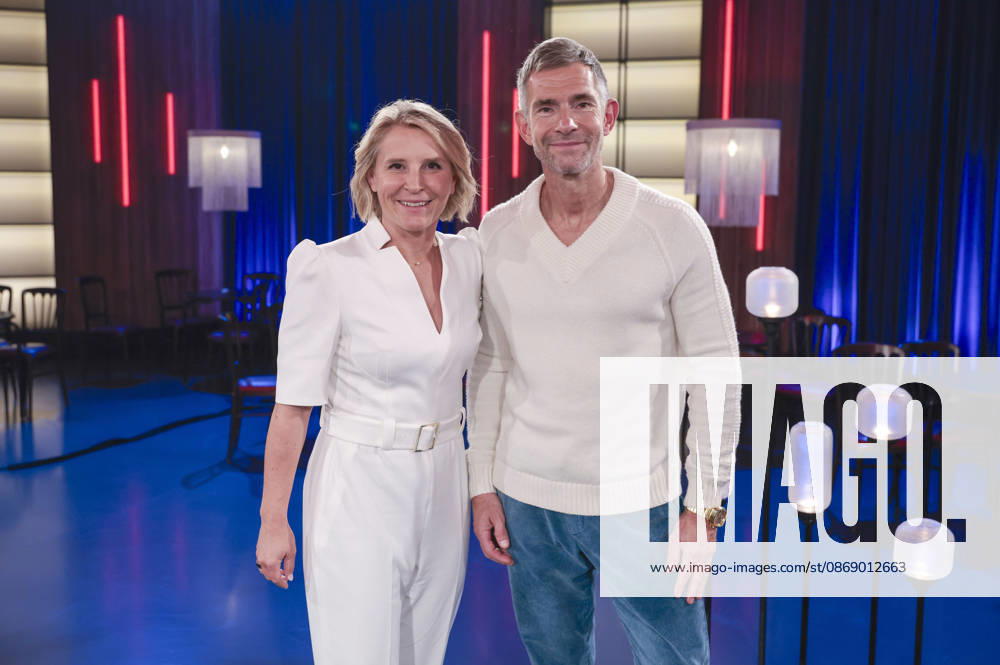 Susan Link and Micky Beisenherz during the taping of the WDR talk show Kölner Treff at WDR Studio BS 3 in Cologne, October 8, 2026 Foto:xR.xSchmiegeltx xFuturexImagex koelner_treff0810_6041