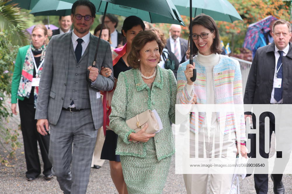 Queen Silvia of Sweden and Countess Bettina Bernadotte at the Mentor Foundation’s anniversary celebration on Mainau Island, Mainau