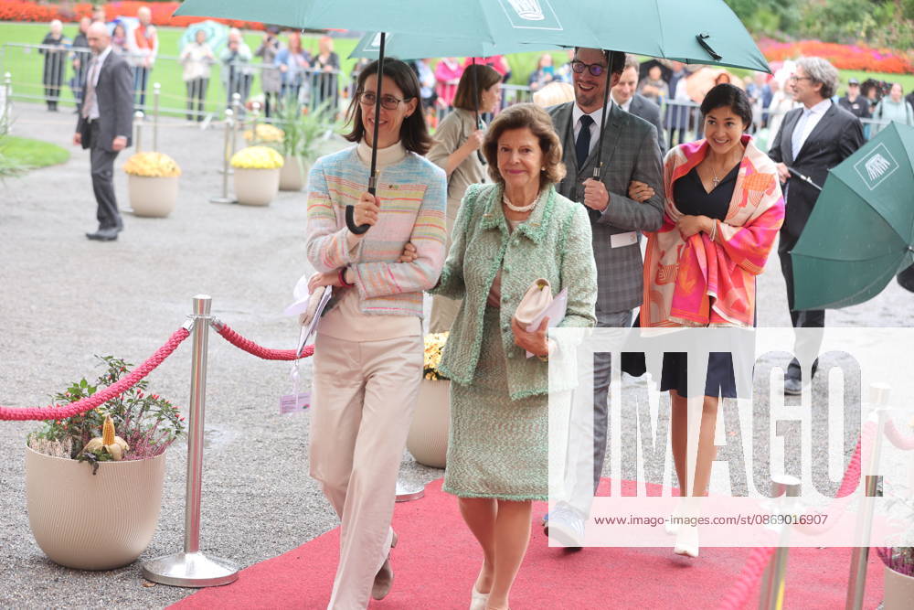 Queen Silvia of Sweden and Countess Bettina Bernadotte at the Mentor Foundation’s anniversary celebration on Mainau Island, Mainau