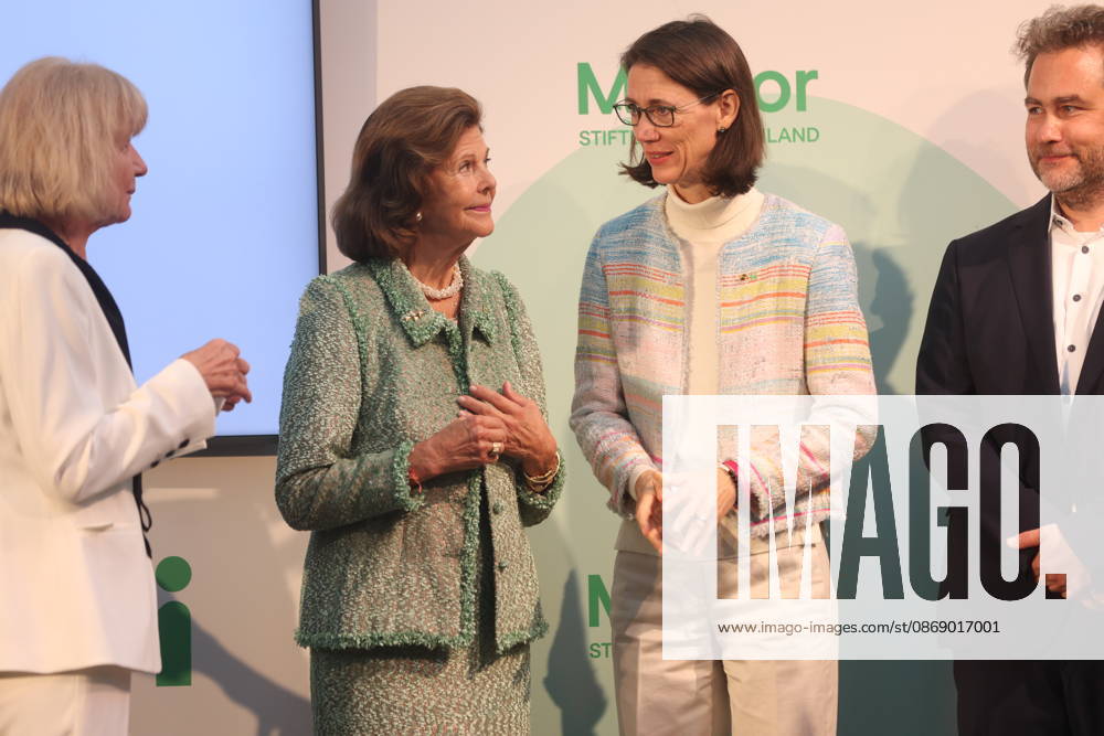 Queen Silvia of Sweden and Countess Bettina Bernadotte at the Mentor Foundation’s anniversary celebration on Mainau Island, Mainau