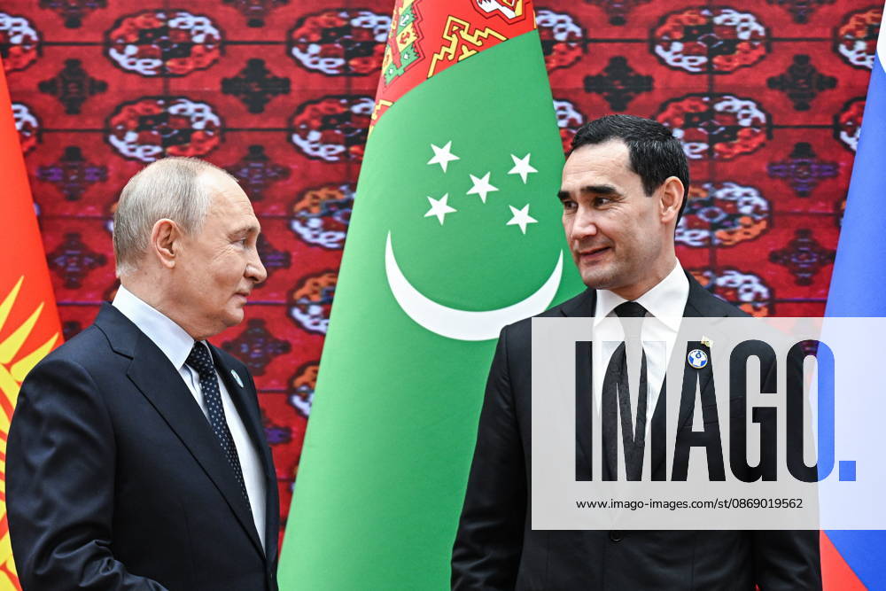 TURKMENISTAN, BALKAN PROVINCE - OCTOBER 9, 2026: Vladimir Putin (L), President of Russia, and his counterpart Serdar Berdimuhamedow of Turkmenistan during a photo op ahead of a meeting of the CIS Council of Heads of State in Turkmenbasy Turkmenistan - ZUMAt113 20261009_zaa_t113_018