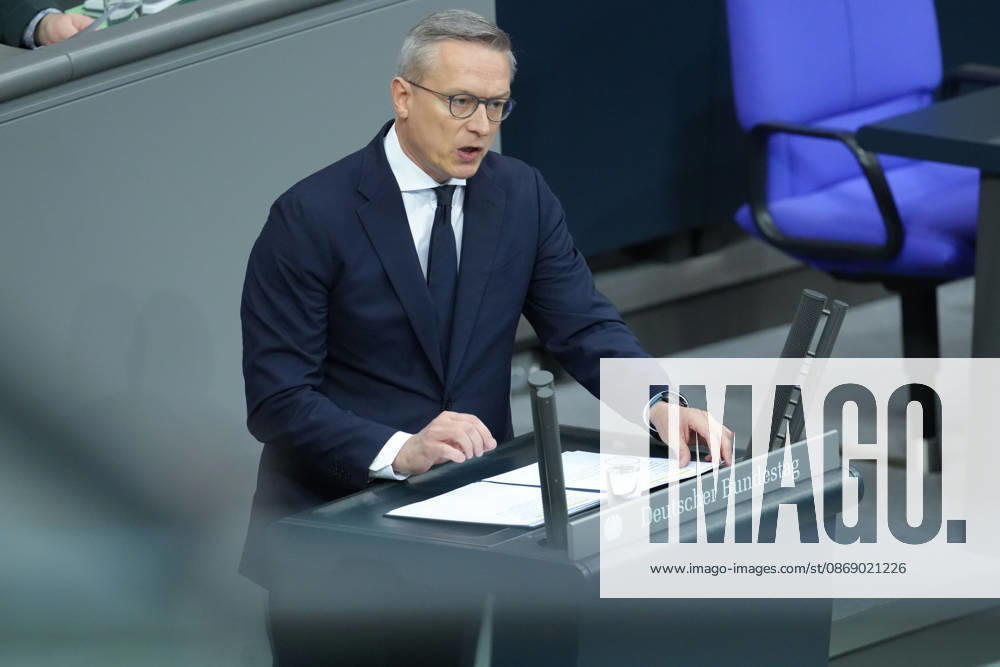 German Bundestag, 100th Plenary Session: Dr. Karsten Wildberger, Federal Minister for Digitalization and State Modernization, delivering his speech on the amendment to the Telecommunications Act at the 100th session of the German Bundestag in Berlin, October 9, 2026, Berlin, Berlin, Germany