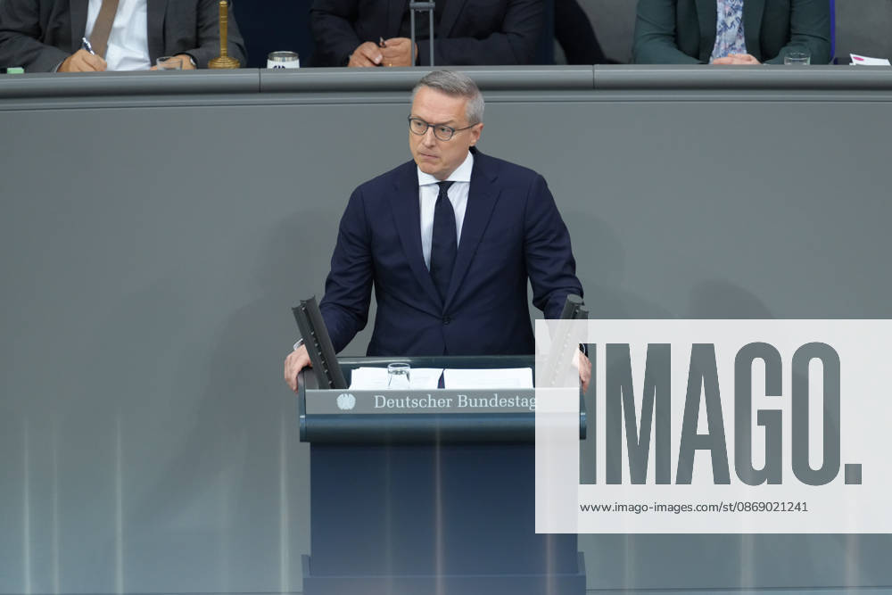 German Bundestag, 100th Plenary Session: Dr. Karsten Wildberger, Federal Minister for Digitalization and State Modernization, delivering his speech on the amendment to the Telecommunications Act at the 100th session of the German Bundestag in Berlin, October 9, 2026, Berlin, Berlin, Germany