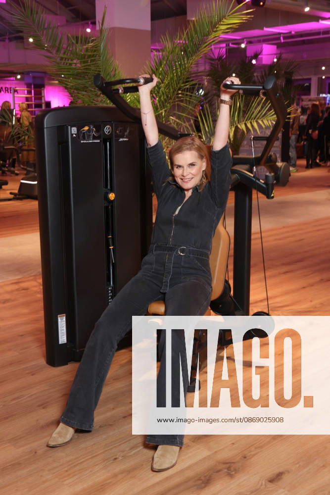 Actress Andrea Lüdke: Fitness Equipment Instead of the Red Carpet—The Sports Club’s 20th fitness center opened in Hamburg-Poppenbüttel, and celebrity guests immediately tried out the fitness and wellness equipment, including the ladies’ area, saunas, and relaxation pool, spread across 5,000 square meters, Hamburg